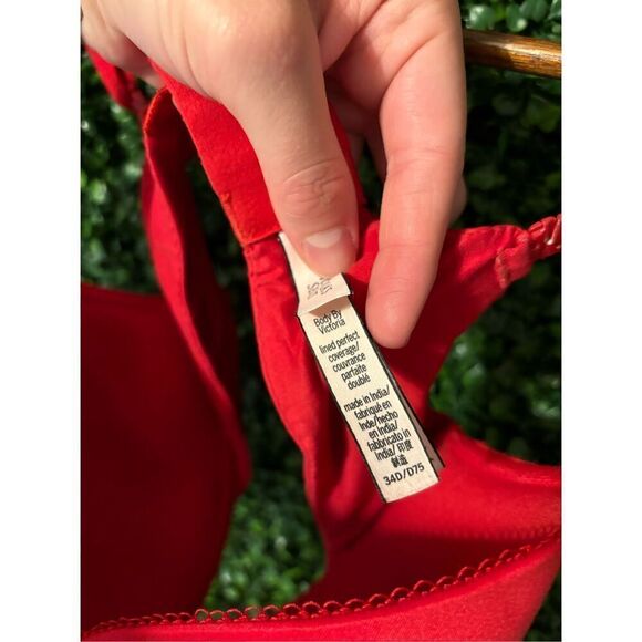 Victorias Secret Red Perfect Lined Coverage Bra Size 34D - Picture 2 of 3